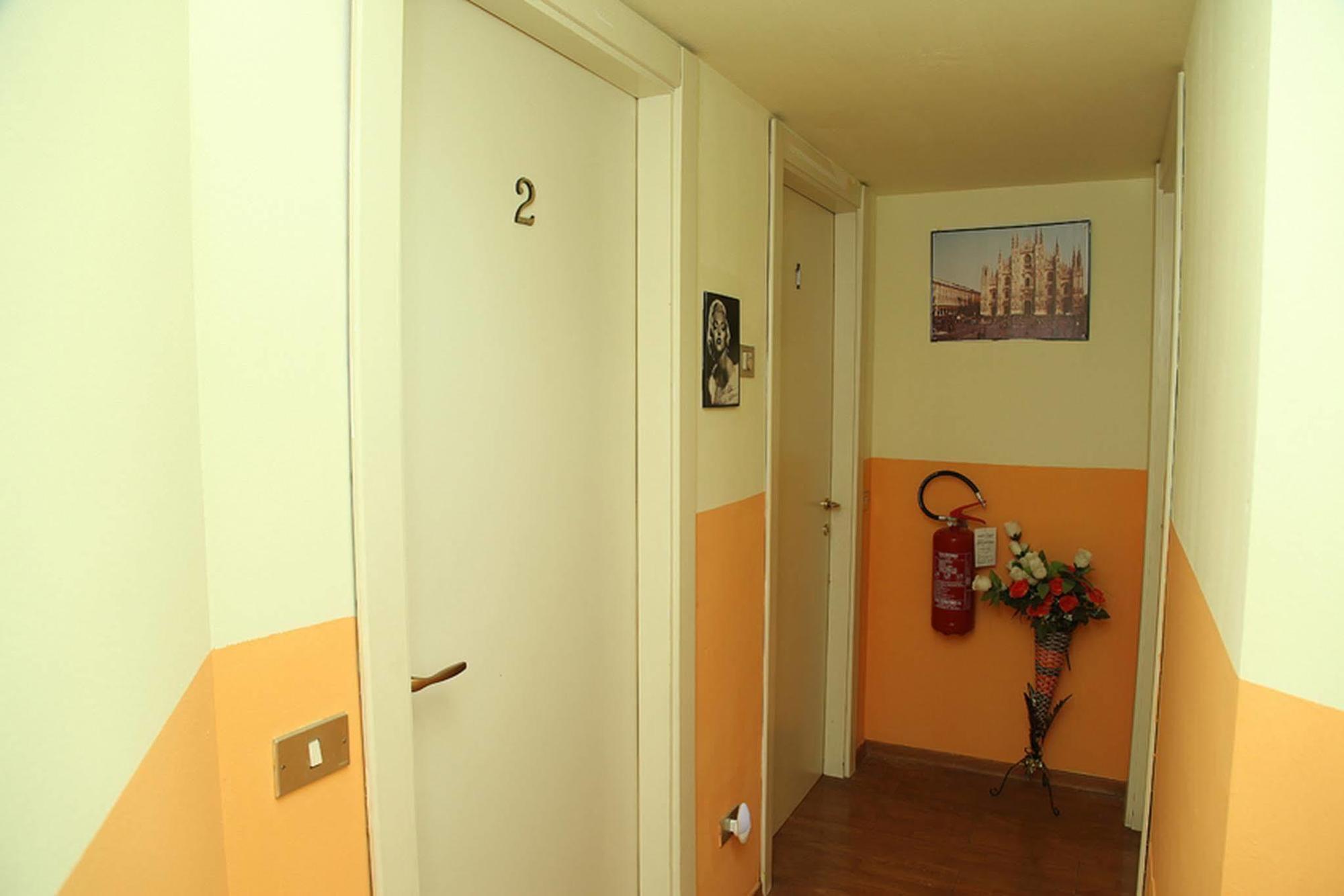 Lovely House Hotel มิลาน ภายนอก รูปภาพ